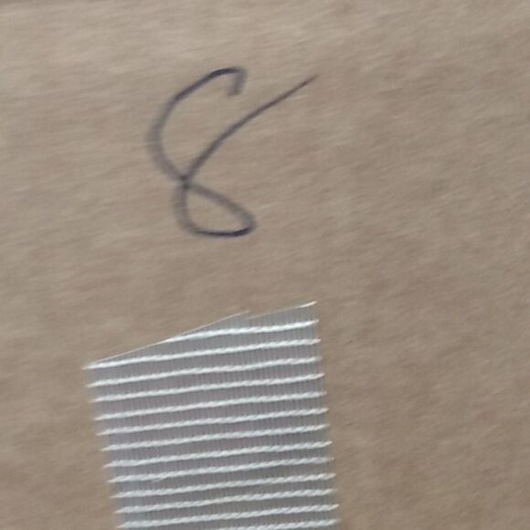 Mystery box number 8   - Picture 1 of 3